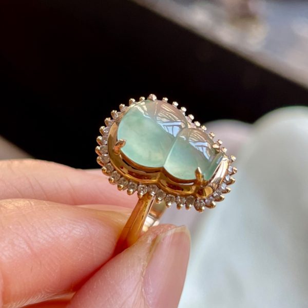 Icy Qingshui Jade Gourd Ring with Gold and Diamonds
