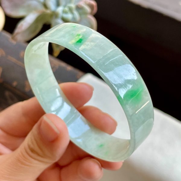 White-Based Green Jade Square Bracelet (56.5mm)
