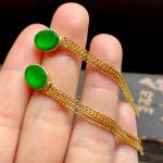 Icy green jadeite earrings inlaid with 18K gold - Image 7