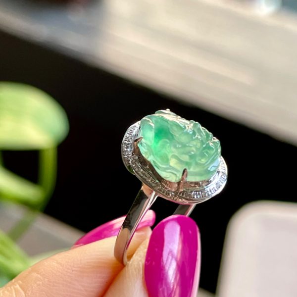 High icy green jadeite Pixiu ring