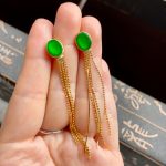 Icy green jadeite earrings inlaid with 18K gold - Image 2