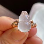 Icy jade gourd ring with gold and diamonds - Image 5