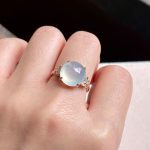 Icy jadeite ring inlaid with gold and diamonds - Image 4